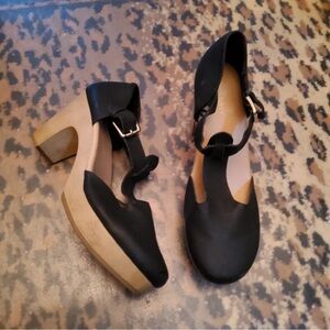 Old Navy Black and Tan Block Heels